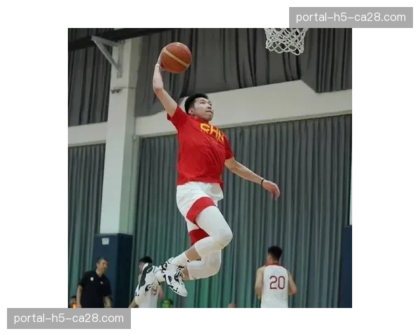 新生代中场核心接受专访,谈如何在高压下保持传球选择合理性 新生代中场核心接受专访,谈如何在高压下保持传球选择合理性